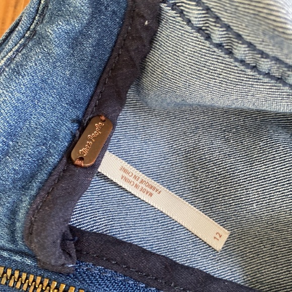 Free People Stretch Denim Mini Skirt Size 12 - Picture 3 of 4